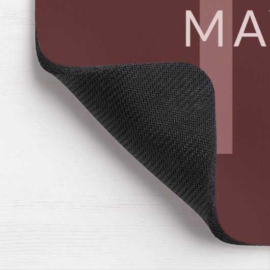 Moderner Mit Monogramm Name | Maroon Red Mousepad (Ecke)
