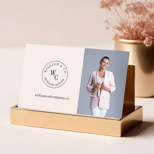 Moderner monogramm Circle Wappen Custom Foto QR Co Visitenkarte