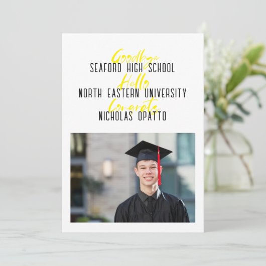 Moderner, mutiger Script Boy High School Abschluss Ankündigung (Stehend Vorderseite)