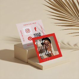 Moderner Nail Salon Business Foto Social & QR Code Quadratische Visitenkarte