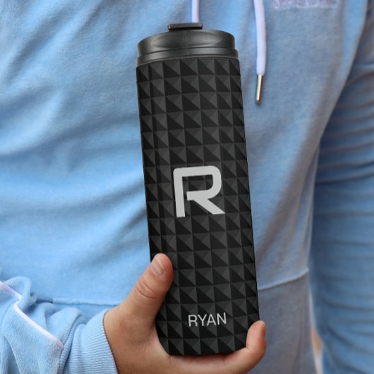 Moderner Name Initial auf schwarzen Dreiecke Muste Thermosbecher