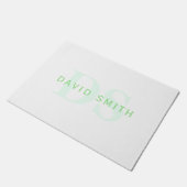 Moderner Name und Monogramm | Grün/Weiß Fußmatte (Schrägansicht)