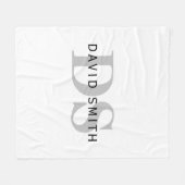 Moderner Name und Monogramm | Weiß Schwarz & Grau Fleecedecke (Vorderseite (Horizontal))