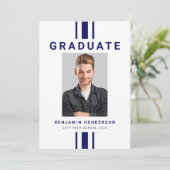 Moderner Navy Blue Boy Foto Abschluss Ankündigung (Stehend Vorderseite)