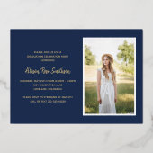 Moderner Navy Blue Foto Collage Abschluss Folieneinladung (Rückseite)
