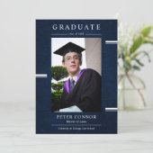 Moderner Navy Blue Layer Abschluss Einladung (Stehend Vorderseite)