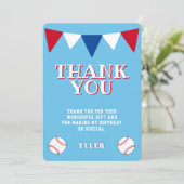 Moderner Niedlicher Baseball-Kindergeburtstag Dankeskarte (Stehend Vorderseite)