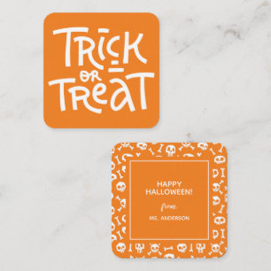 Moderner Niedlicher Typografie-Trick oder -Treaten Begleitkarte