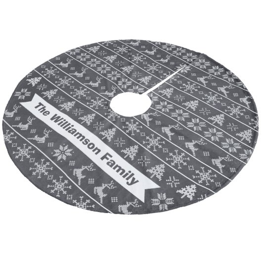 Moderner nordischer Strick Ugly Sweater Chalkboard Fleece Weihnachtsbaumdecke (Schrägansicht)