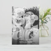 Moderner Overlay Letter GRAD Foto Abschluss Ankündigung (Stehend Vorderseite)