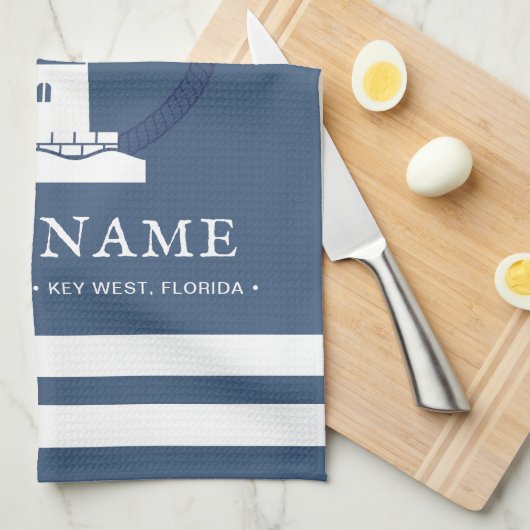 Moderner Personalisierter Leuchtturm Schiffsname Geschirrtuch (Viertel Falte)