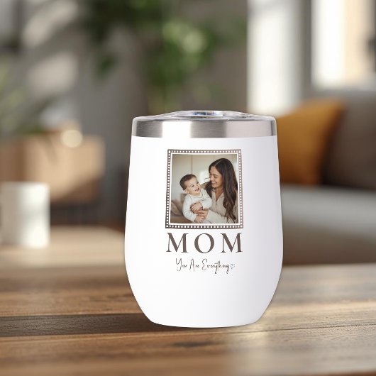 Moderner personalisierter Muttermoment-Weinbecher