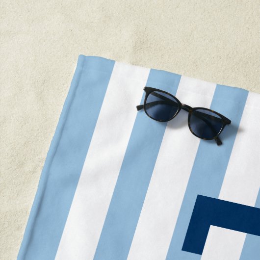 Moderner Personalisierter Name Navy Blue Striping Strandtuch (Beispiel)