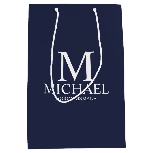 Moderner Personalisierter Navy-Blue-Trauzeuge Mittlere Geschenktüte (Vorderseite)