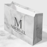 Moderner Personalisierter Trauzeuge aus weißem Mar Große Geschenktüte<br><div class="desc">Moderne Geschenke mit Personalisiertem Trauzeuge mit personalisiertem Monogramm,  Trauzeuge Name und Titel in grauem klassischem Serif-Schriftart auf weißem Marmorhintergrund. Auch perfekt für Trauzeuge,  Brautvater,  Ringträger und mehr.</div>