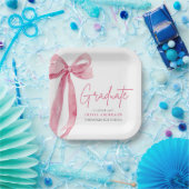 Moderner Pink Bow Coquette Graduate Abschluss Pappteller (Party)