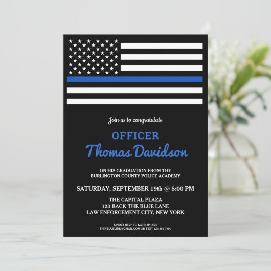 Moderner Polizeibeamter Abschluss Thin Blue Line i Einladung (Stehend Vorderseite)