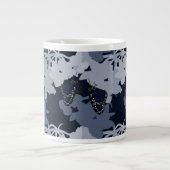 Moderner Purpur Schmetterling & Bluete Jumbo-Tasse (Vorderseite)