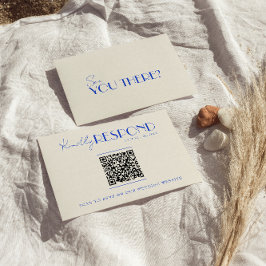 Moderner QR Code Blue Retro Französisch Whimsical RSVP Karte