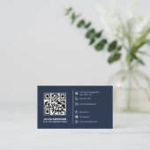 Moderner QR-Code Custom Logo Social Media Navy Blu Visitenkarte (Stehend Vorderseite)