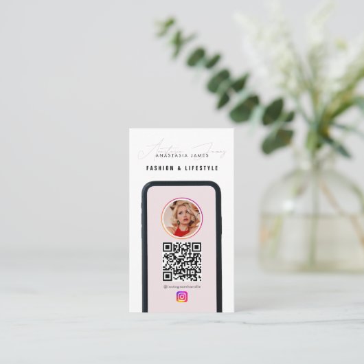 Moderner QR-Code für 6 Foto Gefüttert Grid Social Visitenkarte (Stehend Vorderseite)