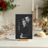 Moderner QR-Code für das Schwarz-Weiß-Foto Tischnummer