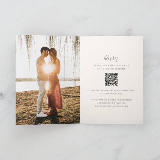 Moderner QR Code für Elfenbein Einfache Hochzeit Einladung (Innenseite)