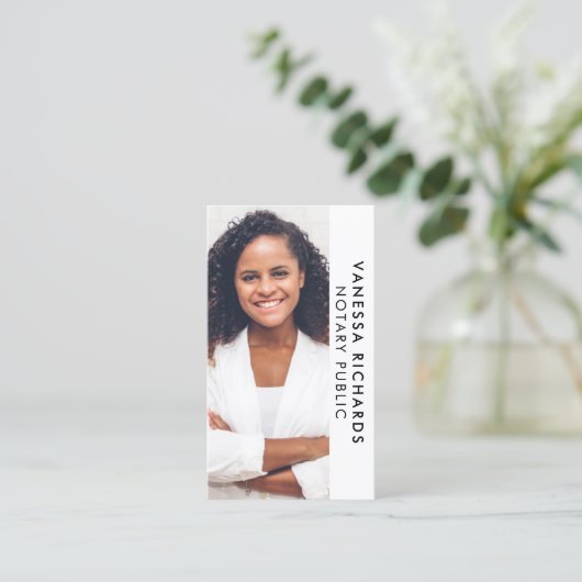 Moderner QR-Code für Notare in Weiß und Schwarz Visitenkarte (Stehend Vorderseite)