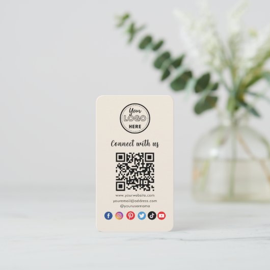 Moderner QR-Code in Verbindung mit unseren soziale Visitenkarte (Stehend Vorderseite)