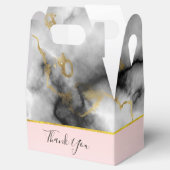 Moderner, rauchiger grauer Marmor mit goldfarbener Geschenkschachtel (Geöffnet)