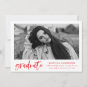 Moderner Red Brush Script Foto Abschluss Ankündigung (Vorderseite)