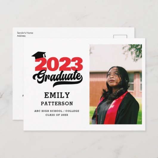 Moderner Red Elegante Script Foto Abschluss Ankündigungspostkarte (Vorne/Hinten)