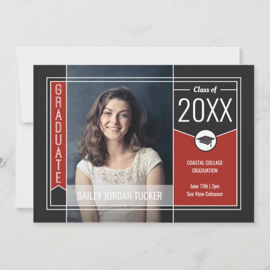Moderner Red Graduate Foto Abschluss Ankündigung (Vorderseite)