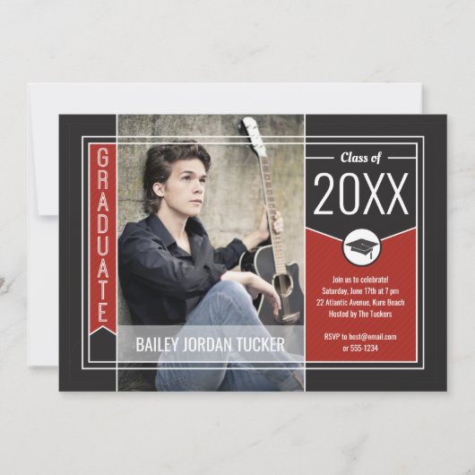 Moderner Red Graduate Foto Abschluss Einladung (Vorderseite)
