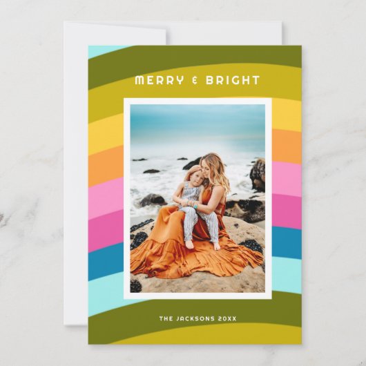 Moderner Regenbogen Merry und Bright Feiertagskarte (Vorderseite)
