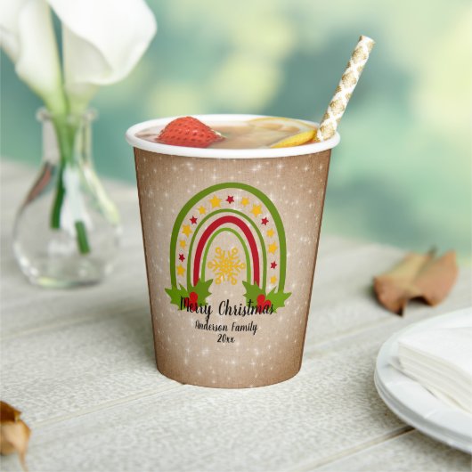 Moderner Regenbogen Weihnachten 20xx Jahr Text Pappbecher (In Situ)