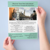 Moderner Reisebüro-Mitarbeiter Flyer (Hand)