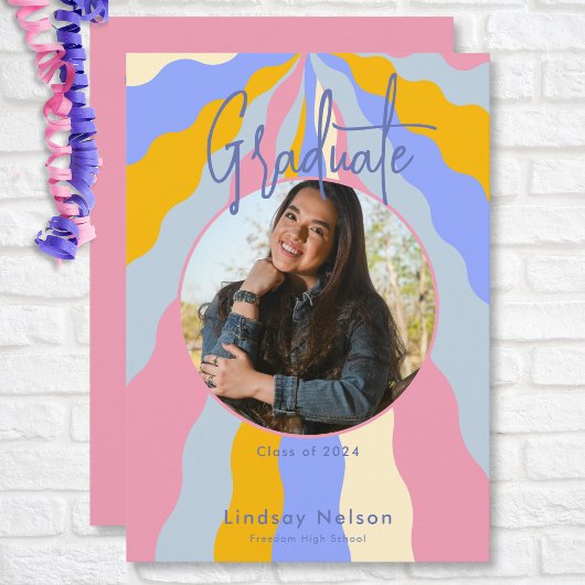 Moderner Retro Rosa Lila Waves Foto Abschluss Einladung