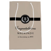Moderner RN Nursing School Abschluss Custom Mittlere Geschenktüte (Vorderseite)