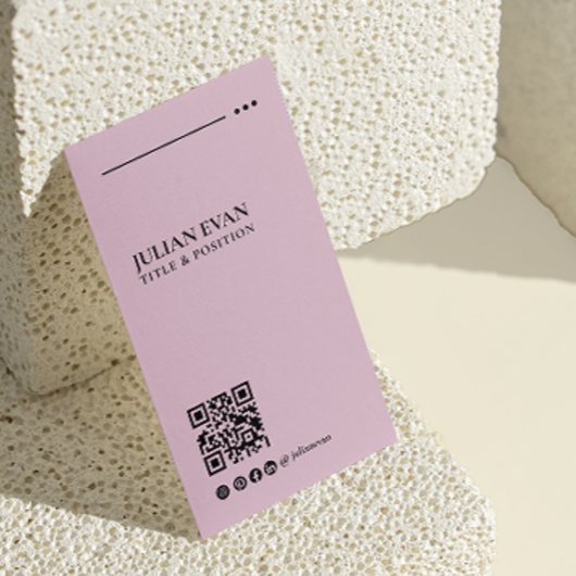 Moderner rosa Beruflicher QR-Code in Verbindung Visitenkarte