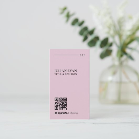 Moderner rosa Beruflicher QR-Code in Verbindung Visitenkarte (Stehend Vorderseite)