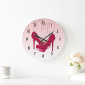 Moderner rosa Glitzer und hohe Absätze Große Wanduhr (Zuhause)