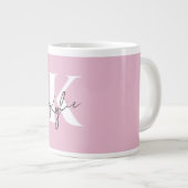 Moderner rosa Personalisierter Monogramm-Name: Jumbo-Tasse (Vorderseite Rechts)