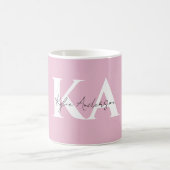 Moderner rosa Personalisierter Monogramm-Name: Kaffeetasse (Mittel)