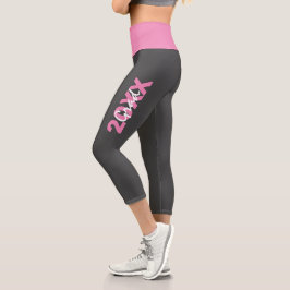 Moderner Rosa und Weißer Text auf grauem Abschluss Capri Leggings
