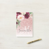 Moderner rosafarbener Glitzer und Blume mit Namen Post-it Klebezettel (Auf Schreibtisch)