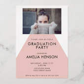 Moderner rosafarbener Graduate 2 Foto Abschluss Folieneinladung (Rückseite)