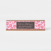 Moderner rosaroter Leopard beschmutzt Schreibtischnamensplakette (Vorderseite )