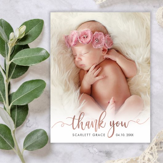 Moderner Rose Gold Script Overlay Text Baby Foto Dankeskarte