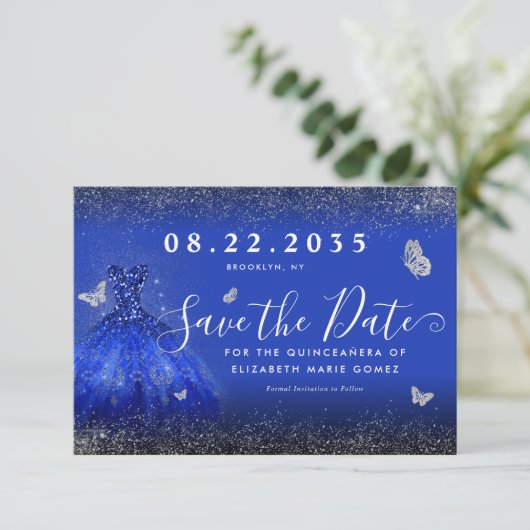 Moderner Royal Blue Silver Glitzer Gown Quinceaner Save The Date (Stehend Vorderseite)